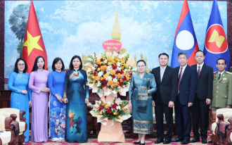  Vietnam Women’s Union congratulates Laos on 50th National Day